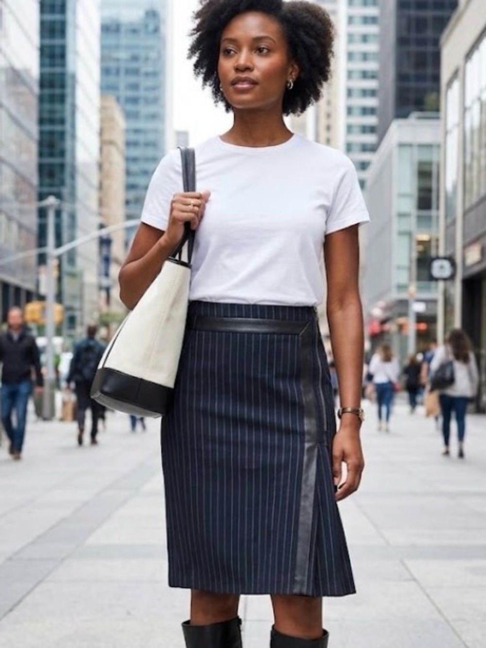 Club Monaco Pinstripe Pencil Skirt Leather Trim Size 00 Minimalist Professional